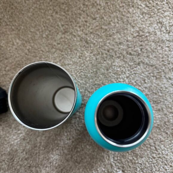 Hydroflask water bottles - Picture 2 of 3